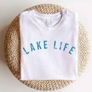 RETRO LAKE LIFE GRAPHIC TEE